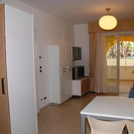 Apartment Welcoming Flat Next To The Sea For Up To 6 Guests *